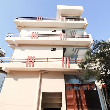 Hotel O The Velvet Chinhat Tiraha Bagian luar foto