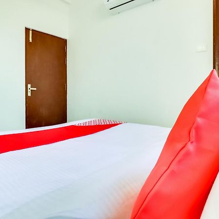 Hotel O The Velvet Chinhat Tiraha Bagian luar foto