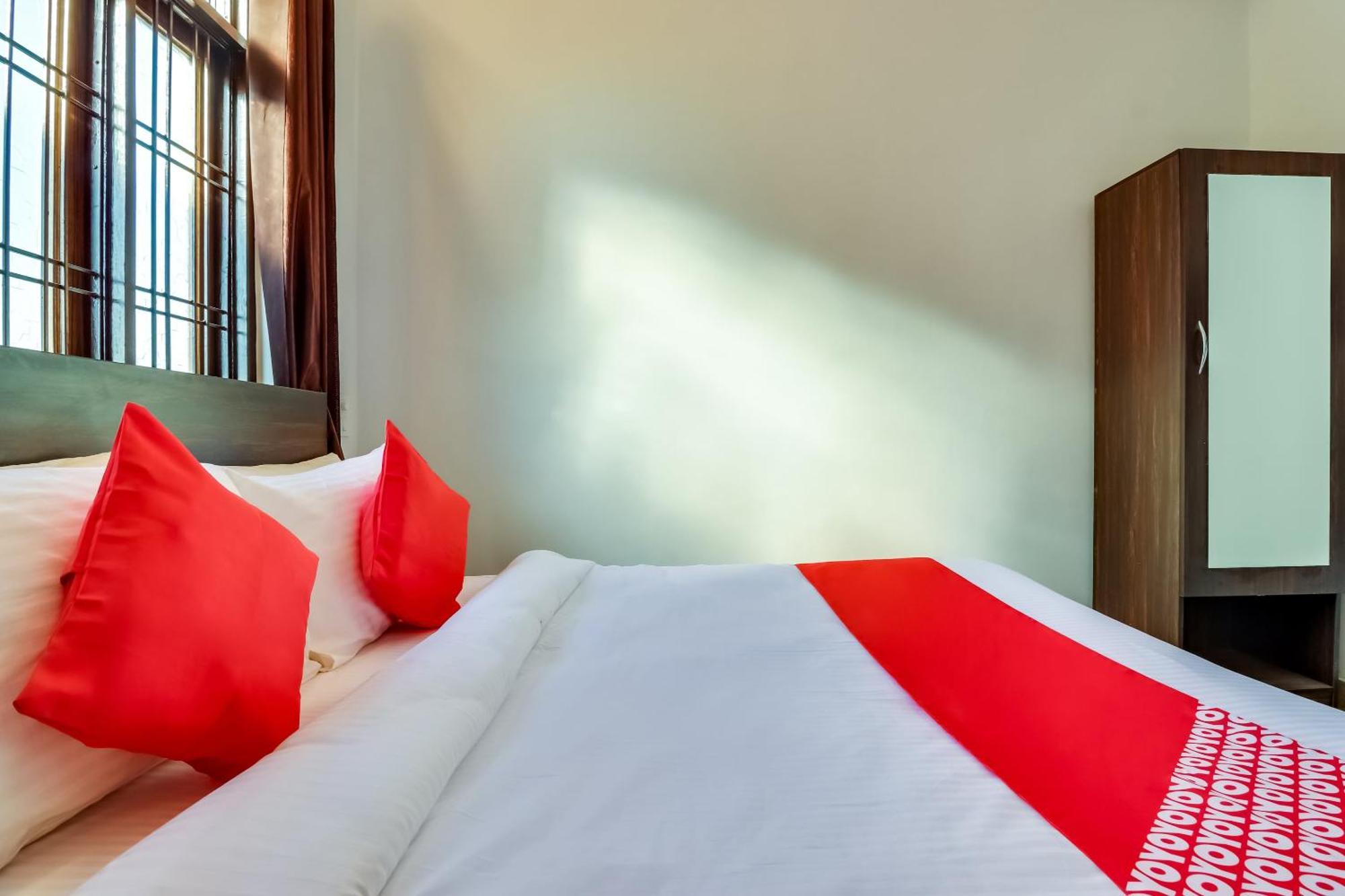 Hotel O The Velvet Chinhat Tiraha Bagian luar foto